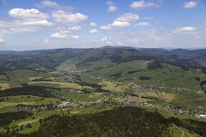 Blick auf das weite offene Bernauer Hochtal südlich des Feldbergs. Foto: Achim Mende Blick auf das weite offene Bernauer Hochtal südlich des Feldbergs. Foto: Achim Mende